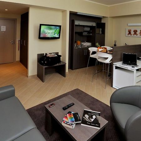 Chc Business Residence Cenova Oda fotoğraf